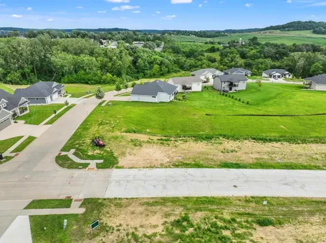 Lot 72 Waterbridge Dubuque IA 52003