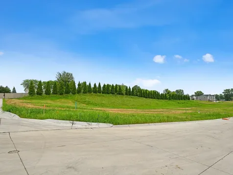 Lot 121 South Pointe Dubuque IA 52003