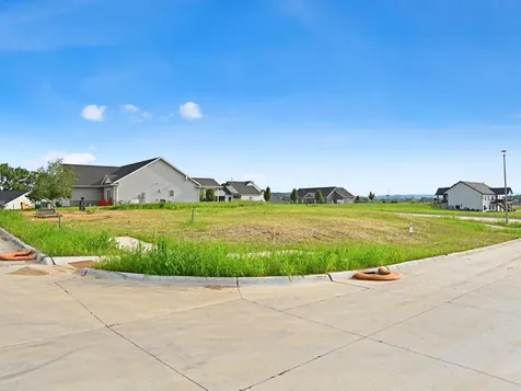 Lot 131 Autumn Ridge Dubuque IA 52003