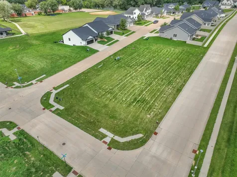 Lot 10 Autumn Ridge Dubuque IA 52003