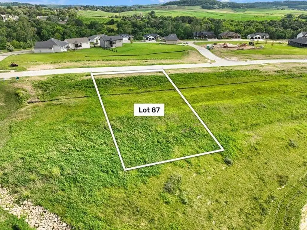 Lot 87 Waterbridge Dubuque IA 52003