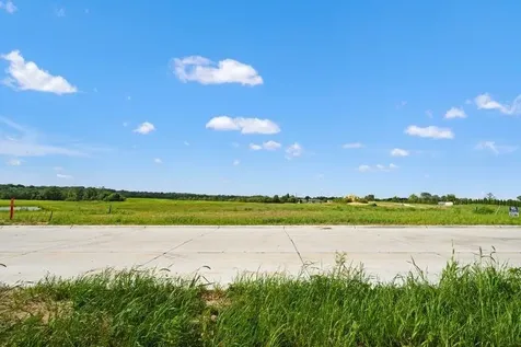 Lot 87 Waterbridge Dubuque IA 52003