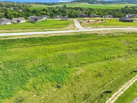 Lot 86 Waterbridge Dubuque IA 52003