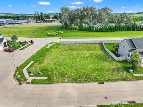 Lot 3 Autumn Ridge Dubuque IA 52003