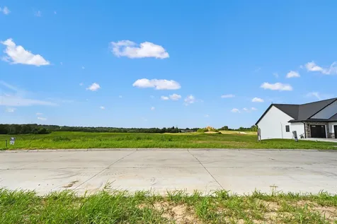Lot 88 Waterbridge Dubuque IA 52003