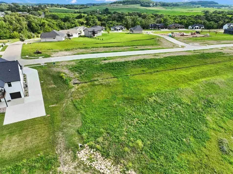 Lot 88 Waterbridge Dubuque IA 52003