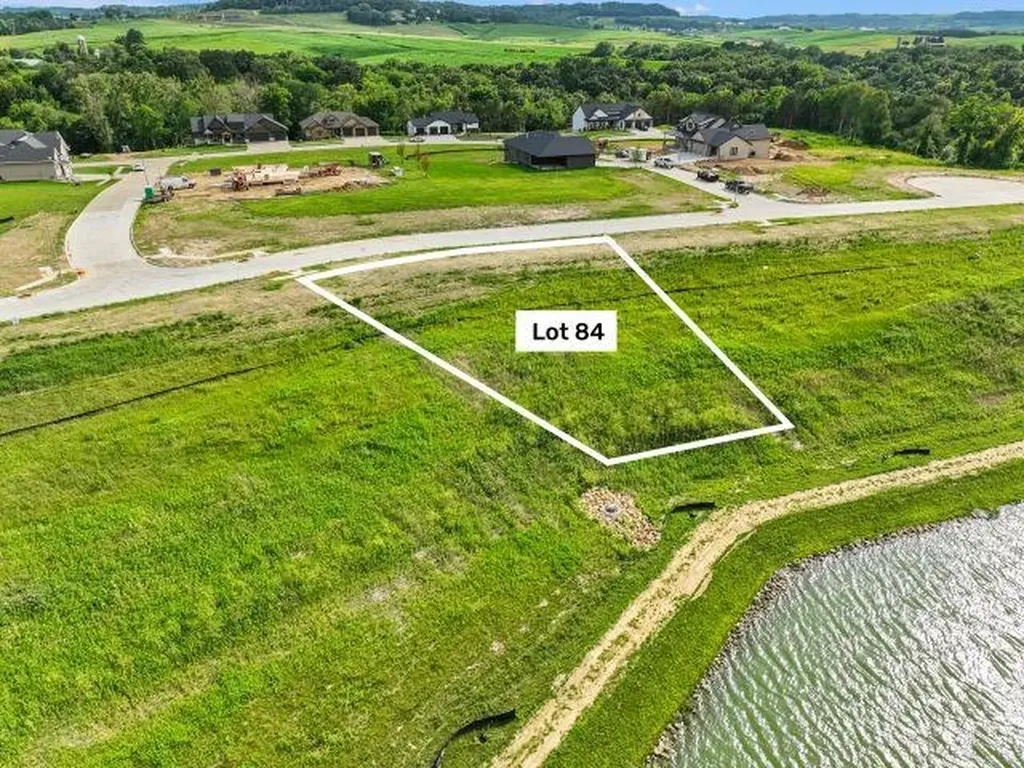 Lot 84 Waterbridge Dubuque IA 52003
