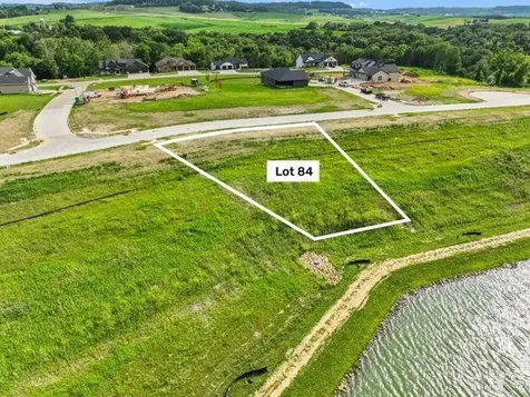 Lot 84 Waterbridge Dubuque IA 52003