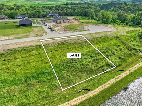 Lot 82 Waterbridge Dubuque IA 52003