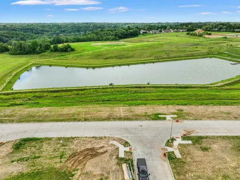 Lot 82 Waterbridge Dubuque IA 52003