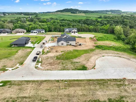 Lot 77 Waterbridge Dubuque IA 52003
