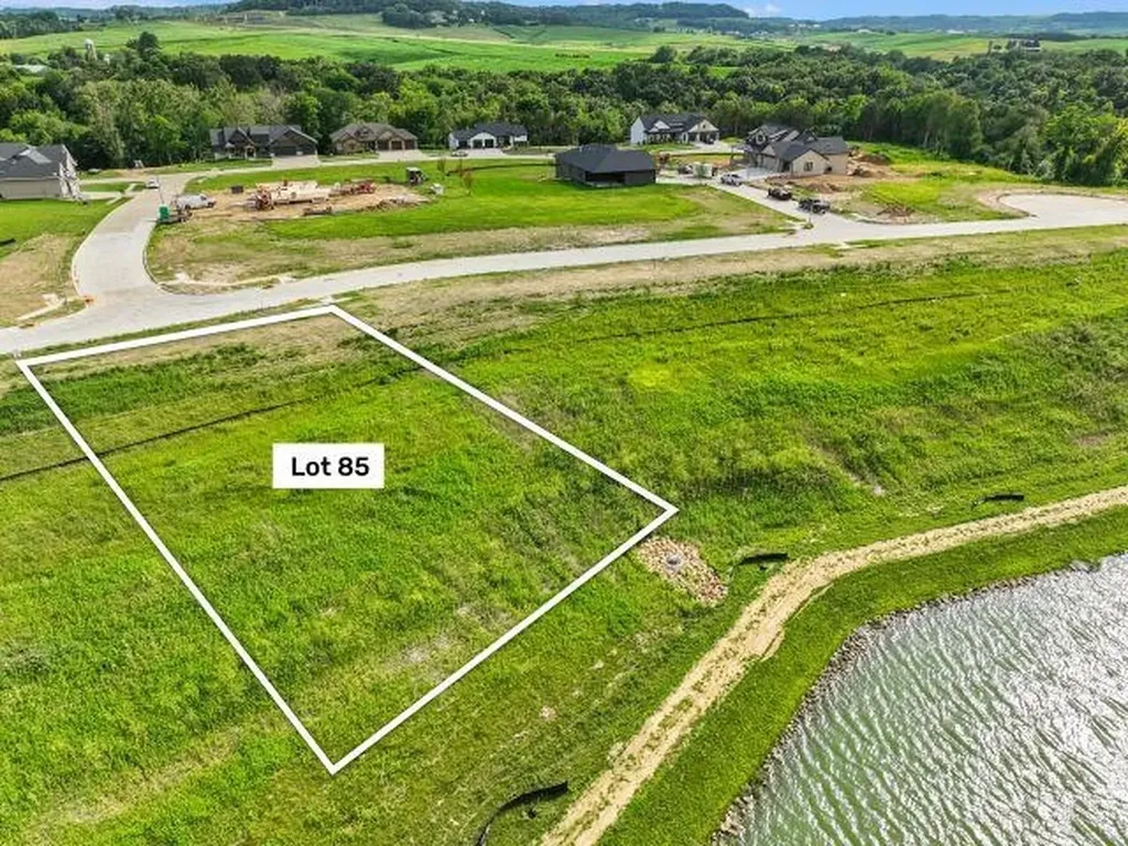 Lot 85 Waterbridge Dubuque IA 52003