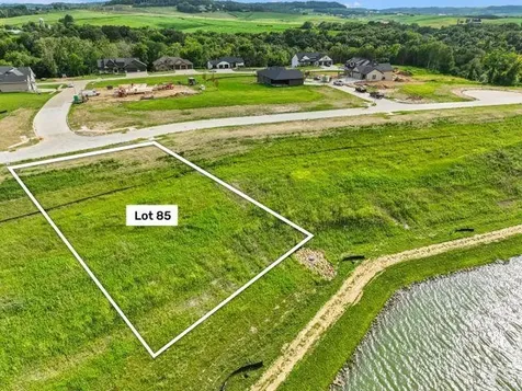 Lot 85 Waterbridge Dubuque IA 52003