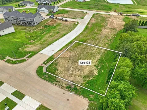 Lot 128 Edenbrook Dubuque IA 52003