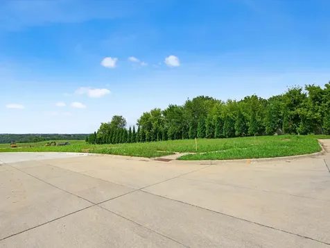 Lot 128 Edenbrook Dubuque IA 52003