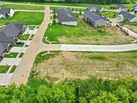 Lot 128 Edenbrook Dubuque IA 52003
