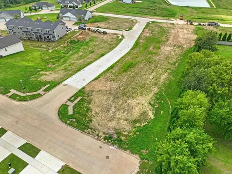 Lot 128 Edenbrook Dubuque IA 52003