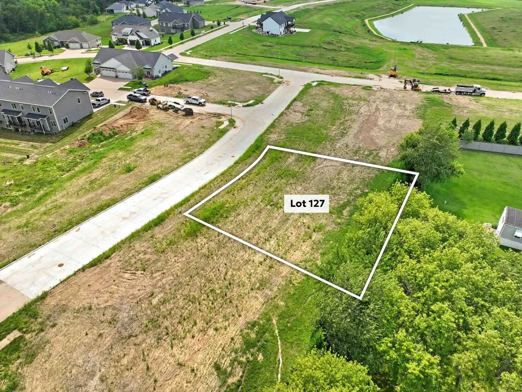 Lot 127 Edenbrook Dubuque IA 52003