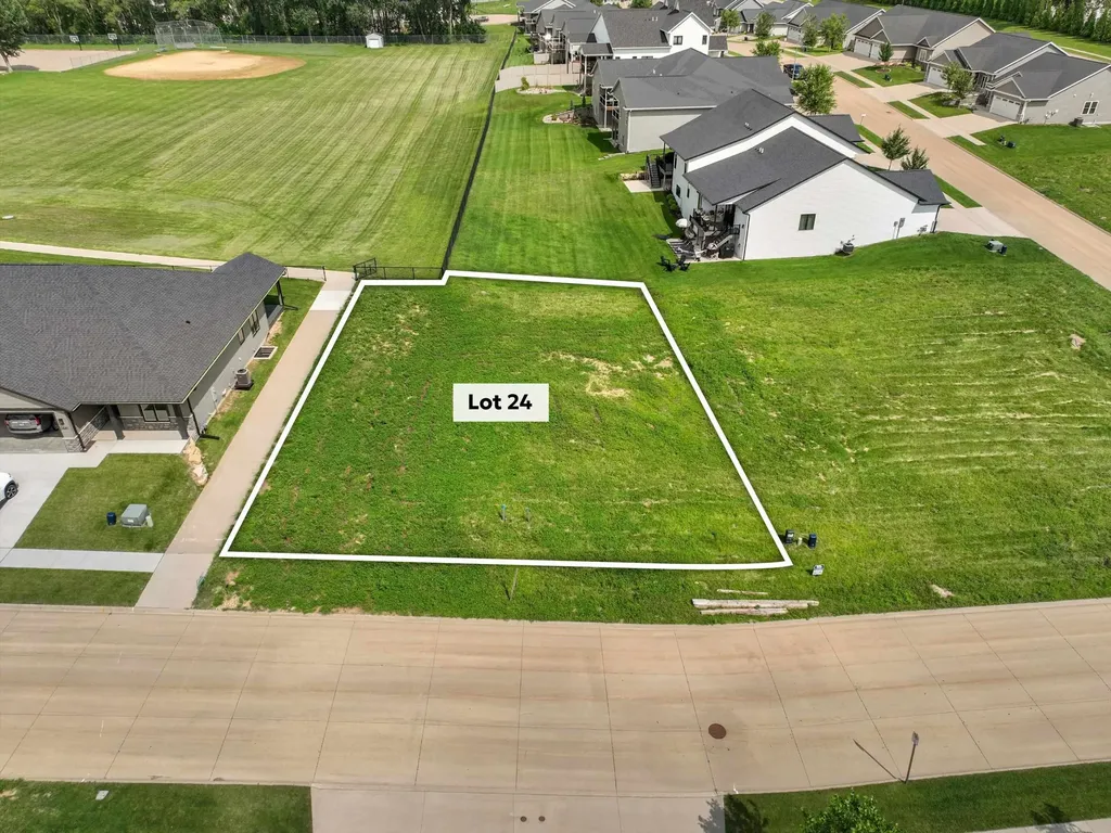 Lot 24 Rolling Creek Dubuque IA 52003