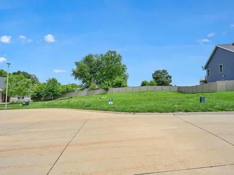 Lot 35 Fieldstone Dubuque IA 52003