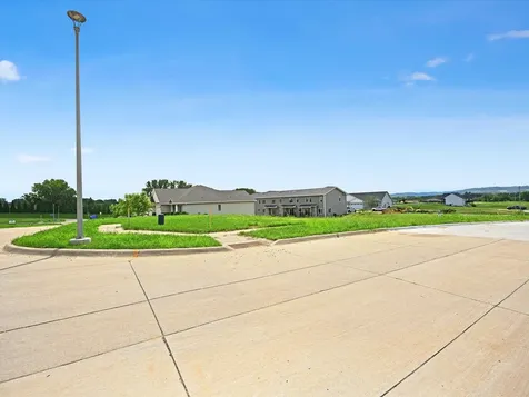Lot 129 Rolling Creek Dubuque IA 52003