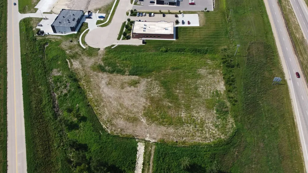 6501 Boulder Brook Dubuque IA 52003