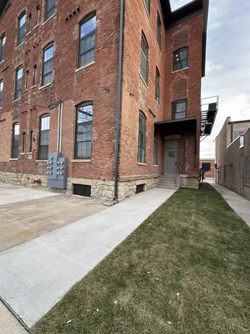 1199 Central Dubuque IA 52001