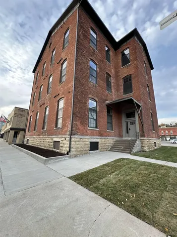 1199 Central Dubuque IA 52001