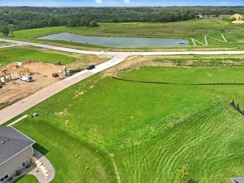 Lot 64 South Pointe Dubuque IA 52003