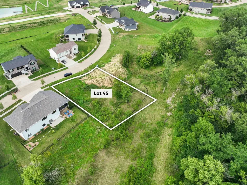 Lot 44 South Pointe Dubuque IA 52003