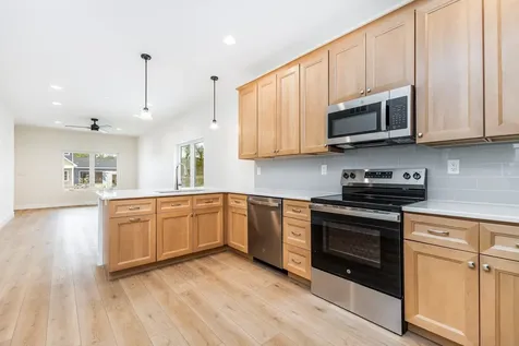 2303 Tiffany Dubuque IA 52002