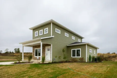 2303 Tiffany Dubuque IA 52002
