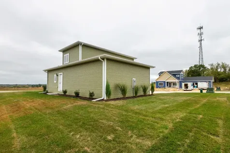 2303 Tiffany Dubuque IA 52002