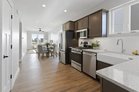 2372 Tiffany Dubuque IA 52001