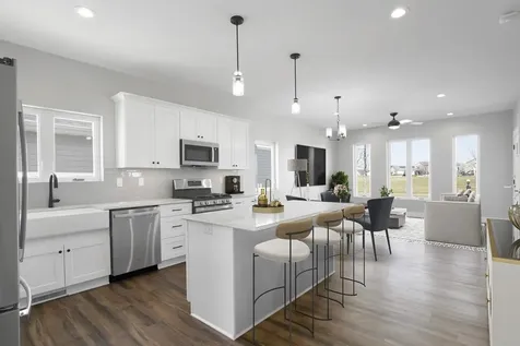 2470 Tiffany Dubuque IA 52001