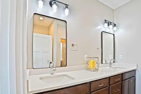 2325 Tiffany Dubuque IA 52001
