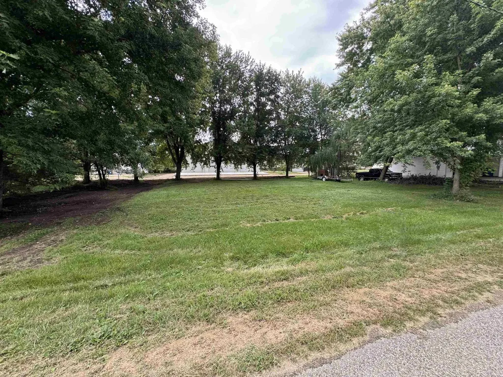 Lot S Fourth Guttenberg IA 52052
