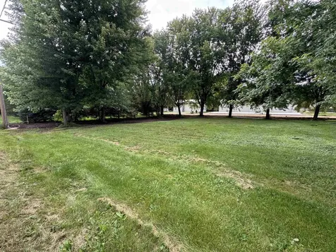 Lot S Fourth Guttenberg IA 52052