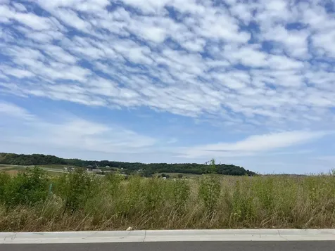 8637 Ebony Dubuque IA 52003