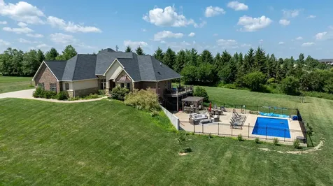 2189 Tuscany Ridge Dubuque IA 52002