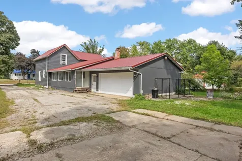 531 E Linn Coggon IA 52218