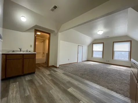 2575 Jackson Dubuque IA 52001