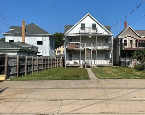 2575 Jackson Dubuque IA 52001