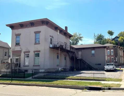 1477 Locust Dubuque IA 52001
