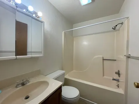 2340 Central Dubuque IA 52001