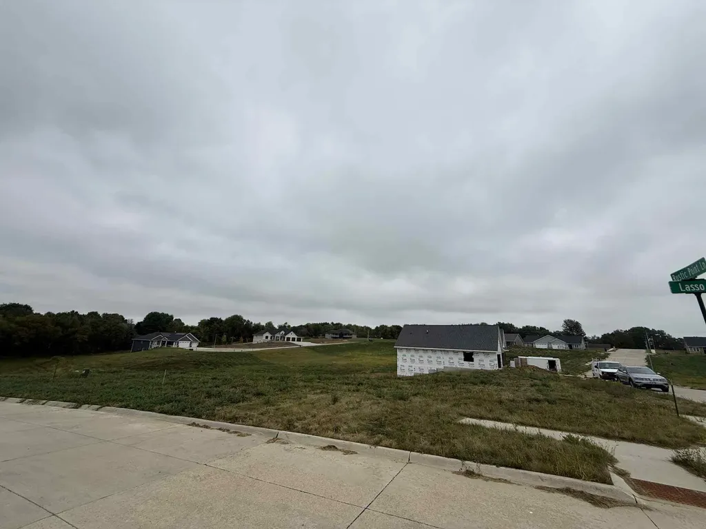 Lot 90 Lasso Dubuque IA 52002