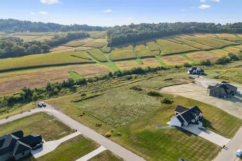 Lot 20 & 21 Oakland Ridge Dubuque IA 52003