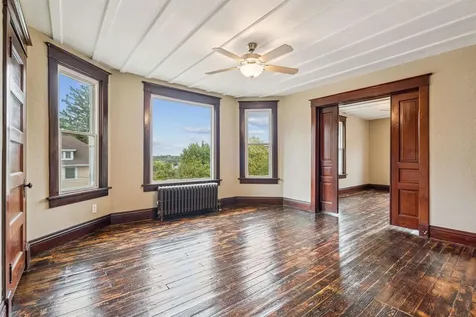 2071 N Main Dubuque IA 52001