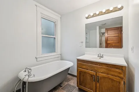 2071 N Main Dubuque IA 52001