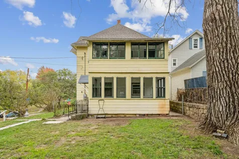 2071 N Main Dubuque IA 52001